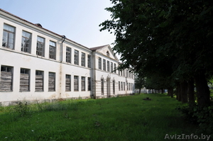 Продам здание бывшей СШ №1 г. Ошмяны по договорной цене - Изображение #1, Объявление #1474239
